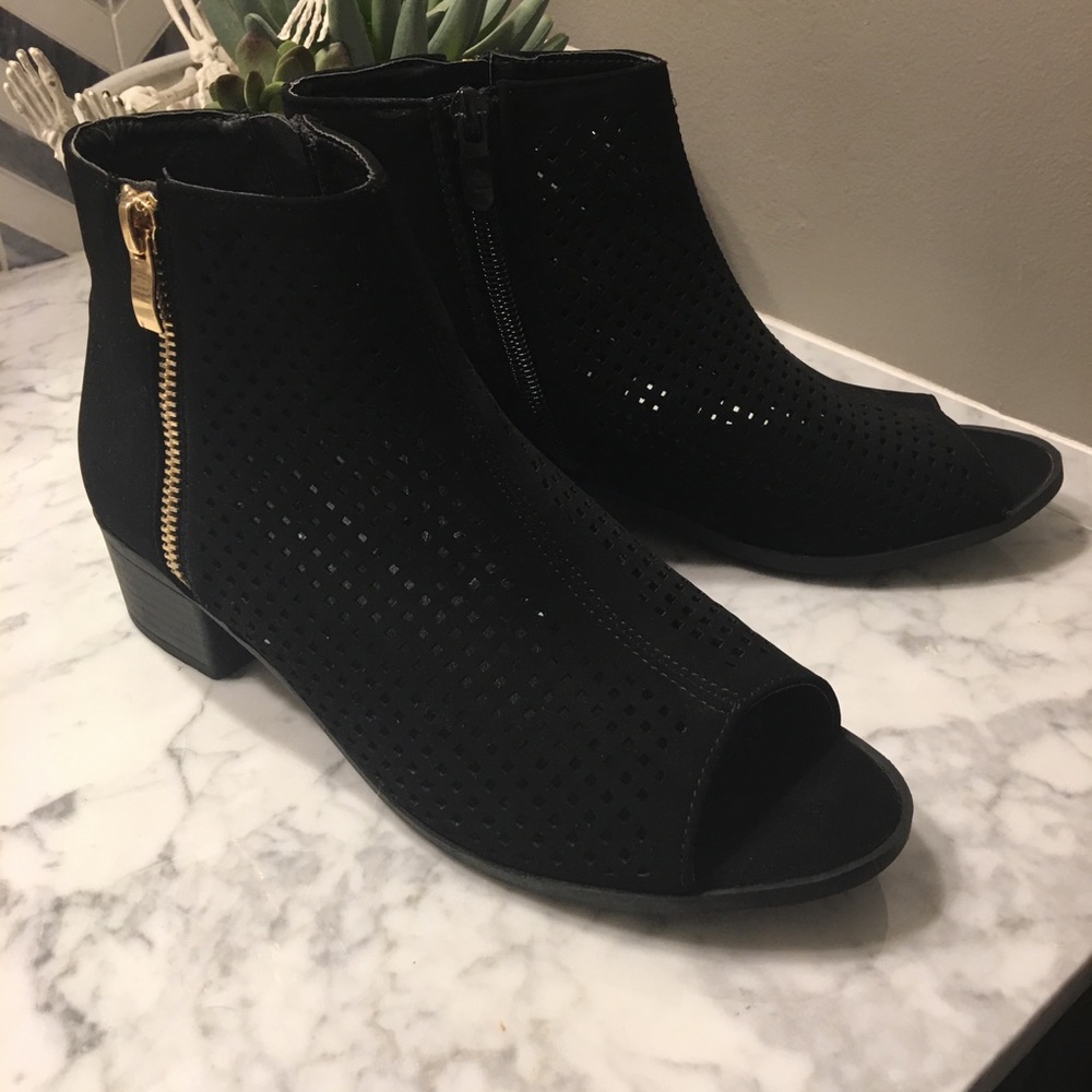 Black open toe Booties